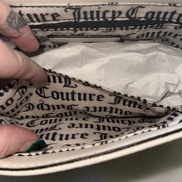 Juicy couture crystal colorful love flap Crossbody 🖤🖤 - Picture 9 of 10